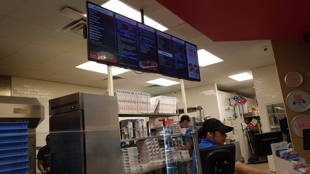 Dominos Pizza | meal delivery | 609 E King Ave, Kingsville, TX 78363, USA | 3615955591 OR +1 361-595-5591