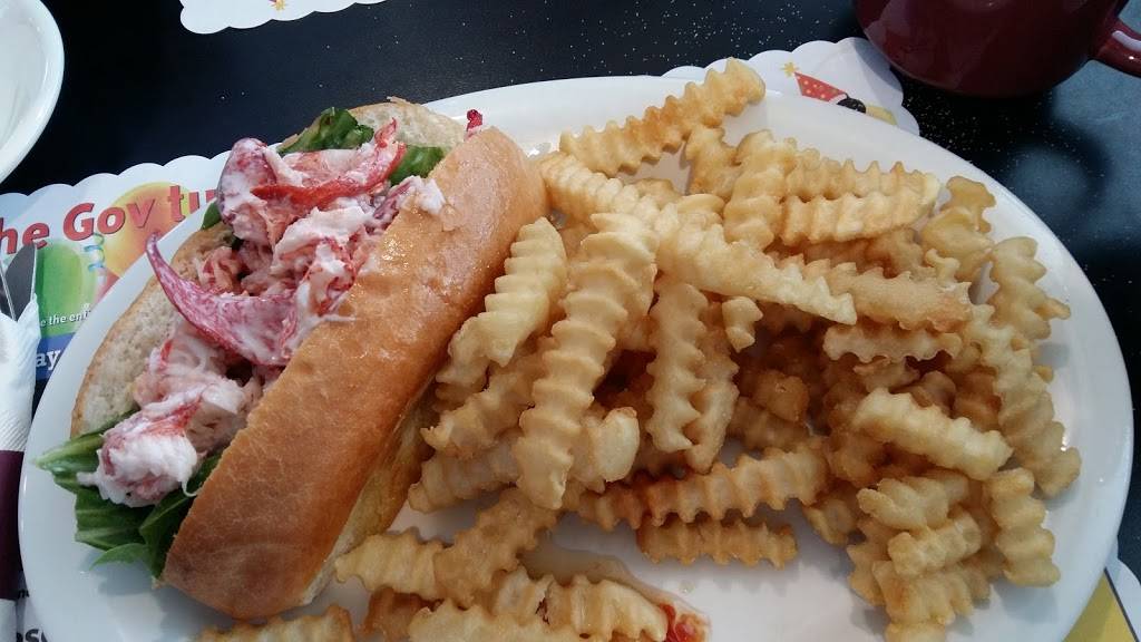 Governors Restaurant & Bakery | bakery | 643 Broadway, Bangor, ME 04401, USA | 2079473113 OR +1 207-947-3113