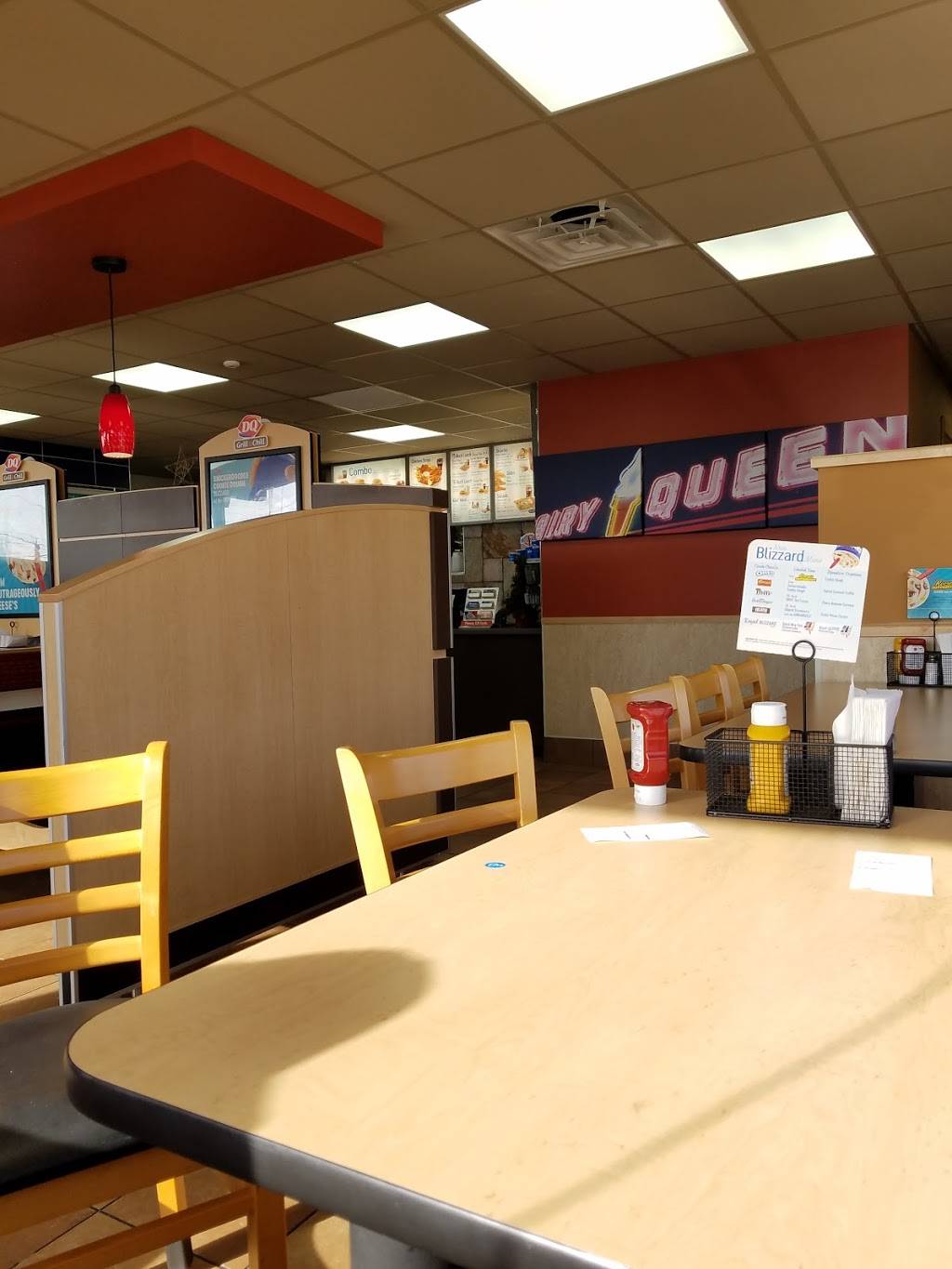 Dairy Queen | restaurant | 1930 E Southport Rd, Southport, IN 46227, USA | 3177831309 OR +1 317-783-1309