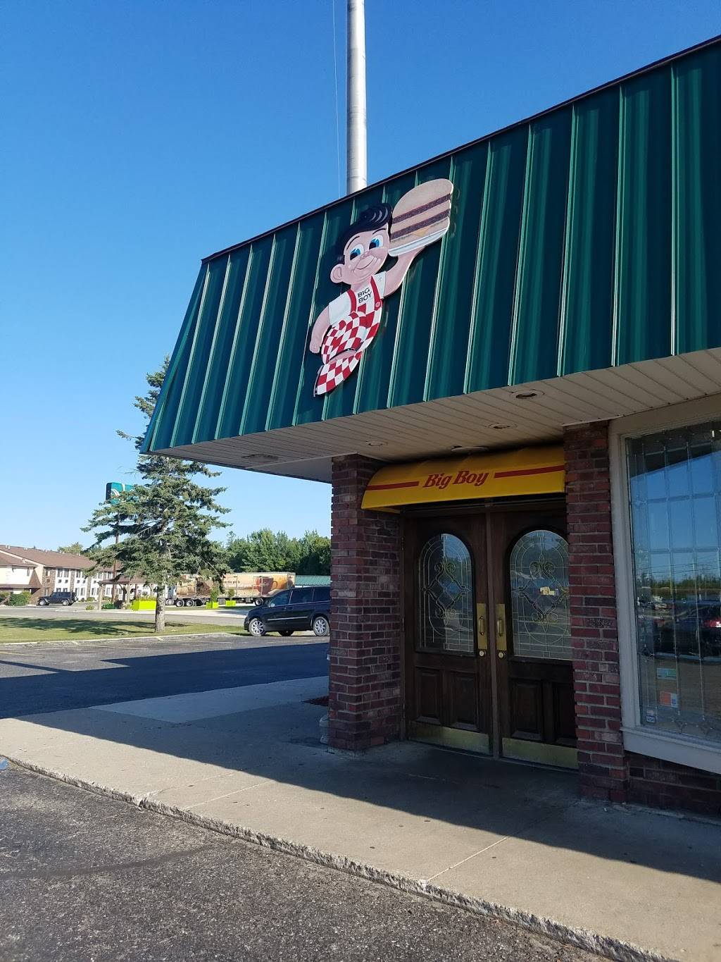 Big Boy | restaurant | 195 US-2, St Ignace, MI 49781, USA | 9069842400 OR +1 906-984-2400