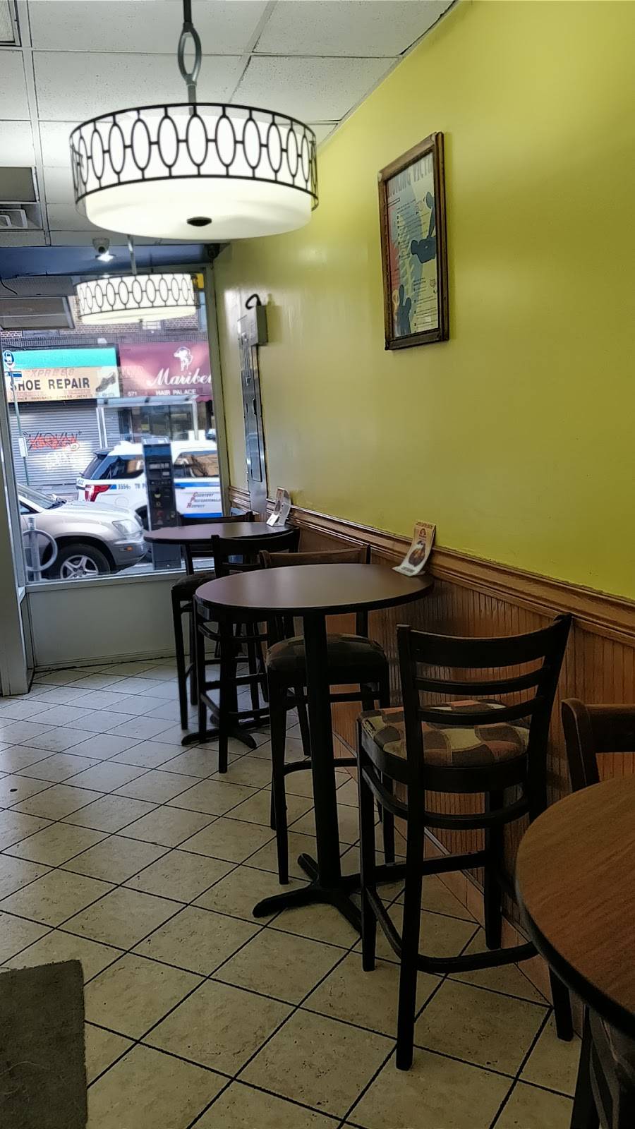 Golden Krust | restaurant | 568 Flatbush Ave, Brooklyn, NY 11225, USA | 7182821437 OR +1 718-282-1437