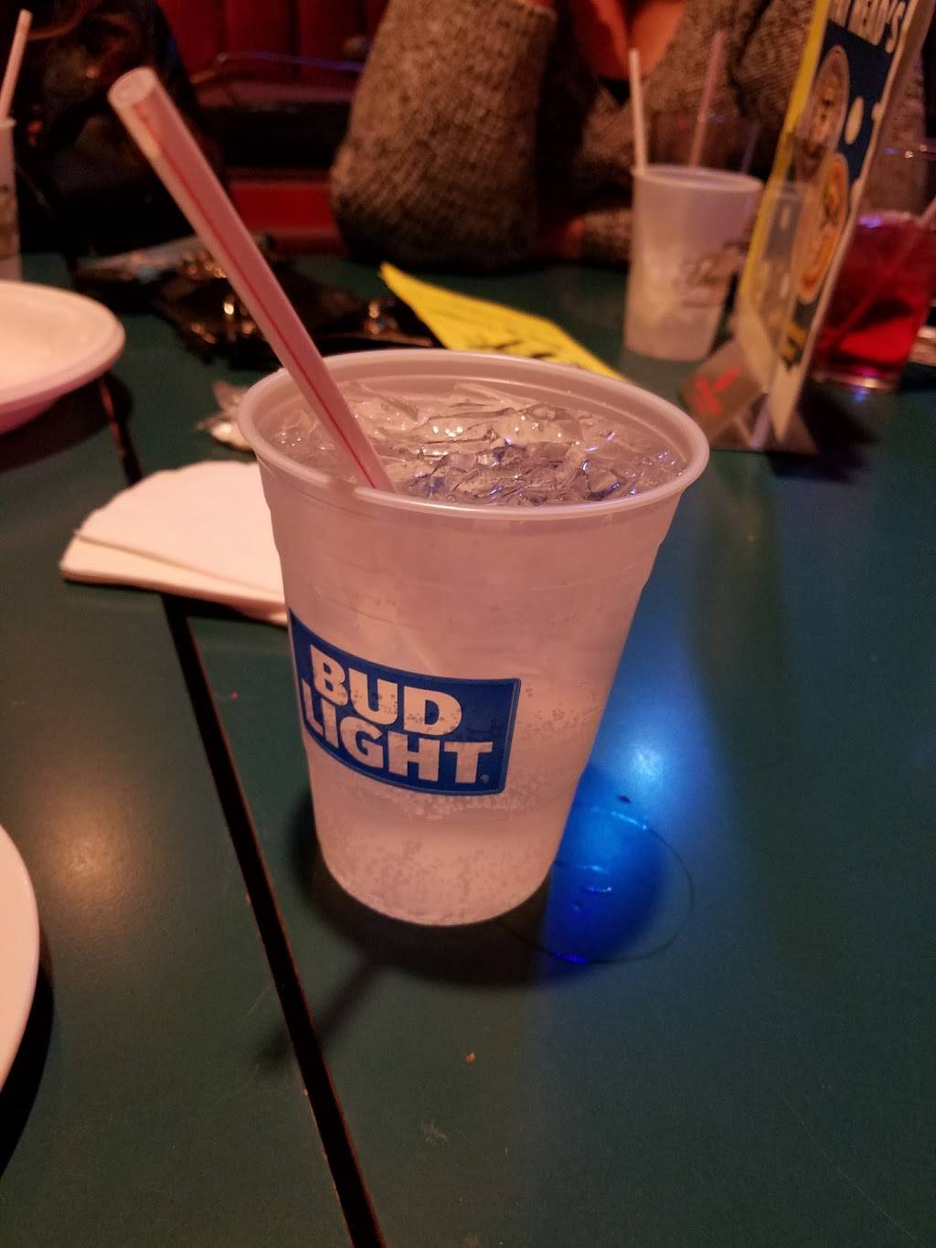 Flyers Bar & Grill | restaurant | 6298 Pearl Rd, Parma Heights, OH 44130, USA | 4408421964 OR +1 440-842-1964