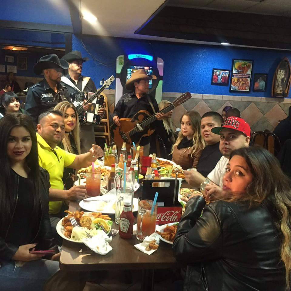 Playas Nayaritas | restaurant | 6000 W Grand Ave, Chicago, IL 60639, USA | 7738874473 OR +1 773-887-4473