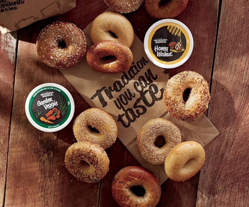 Brueggers Bagels | bakery | 45 E Main St, Avon, CT 06001, USA | 8606741755 OR +1 860-674-1755