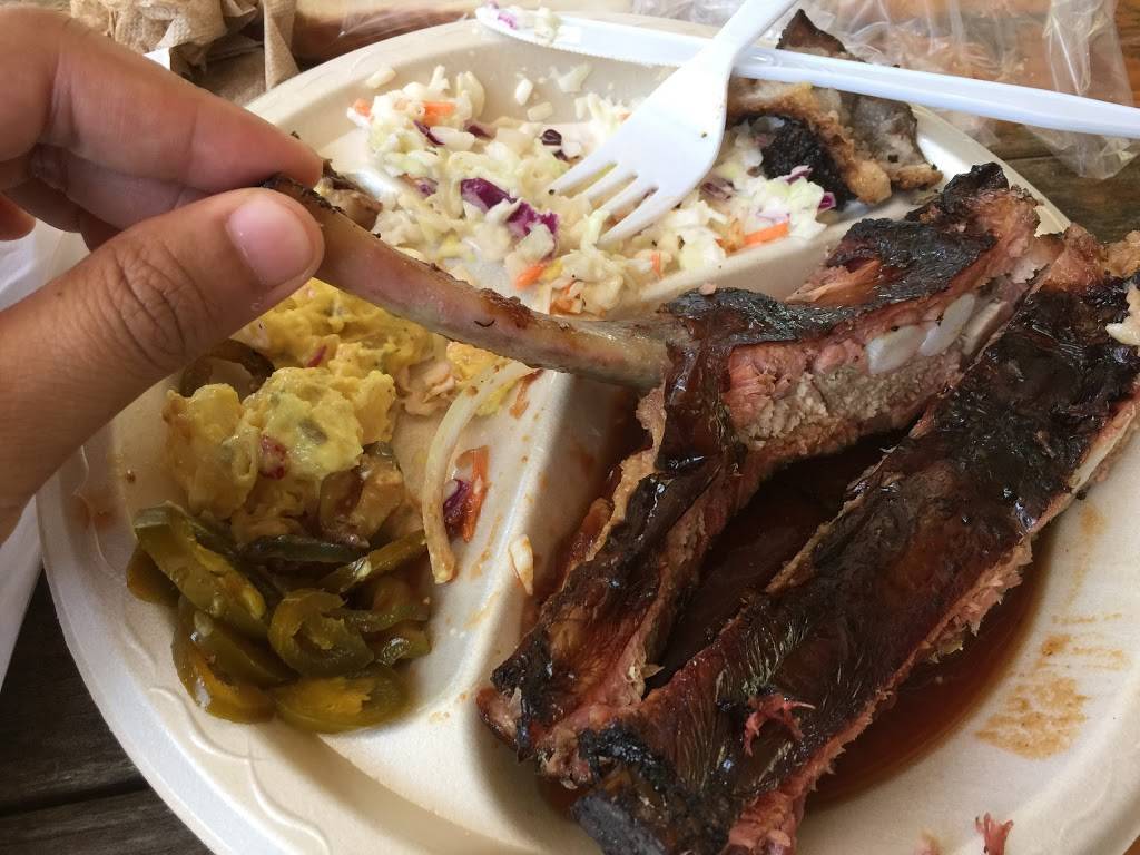 Bennie Js Smoke Pit LLC | restaurant | 621 9th St, Huntsville, TX 77320, USA | 9364399559 OR +1 936-439-9559