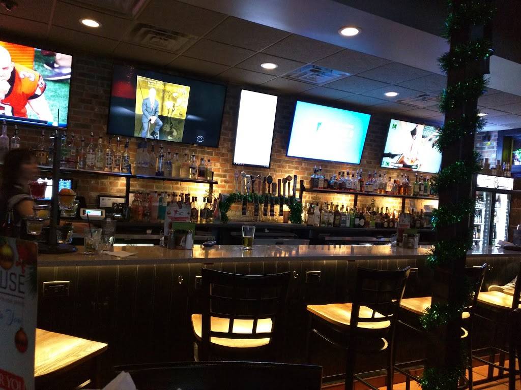 Barrel House | restaurant | 5141 Utica Ridge Rd, Davenport, IA 52807, USA | 5638881975 OR +1 563-888-1975