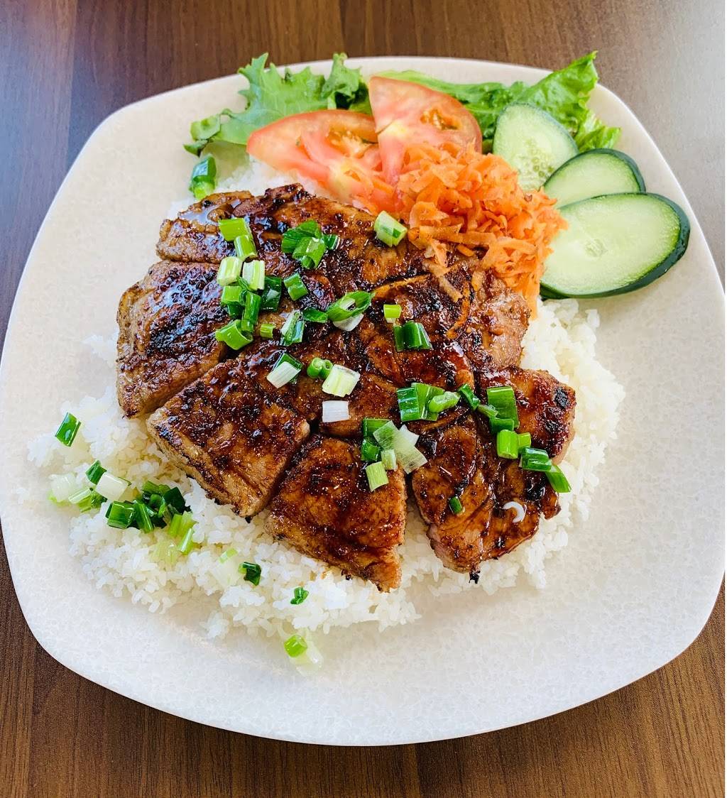 Pho Hong | restaurant | 1801 S Colorado St, Lockhart, TX 78644, USA | 7372283279 OR +1 737-228-3279