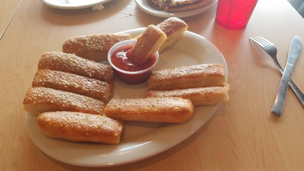 Pizza Hut | meal takeaway | 4 Town Center Drive Suite A, Bowling Green, MO 63334, USA | 5733245075 OR +1 573-324-5075