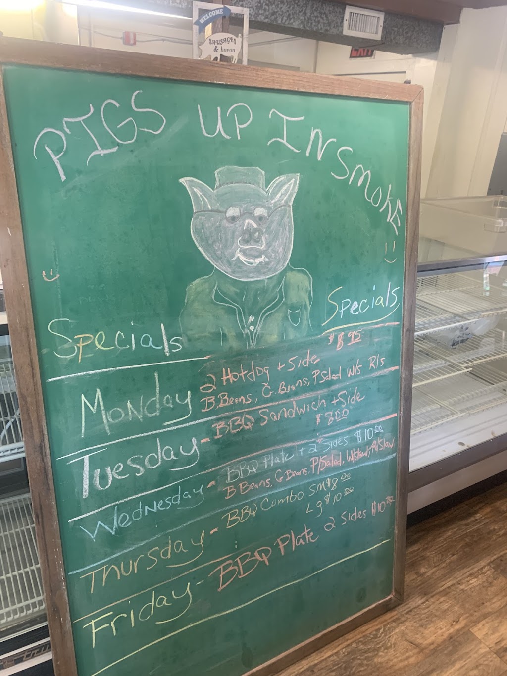 Pigs up in smoke bbq | restaurant | 1542 Hickman Rd NW, Calabash, NC 28467, USA | 9102876652 OR +1 910-287-6652