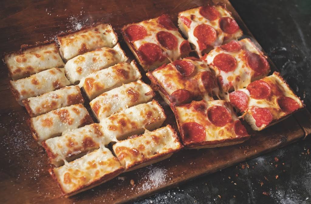Jets Pizza | meal delivery | 19380 E 10 Mile Rd, Eastpointe, MI 48021, USA | 5867744448 OR +1 586-774-4448
