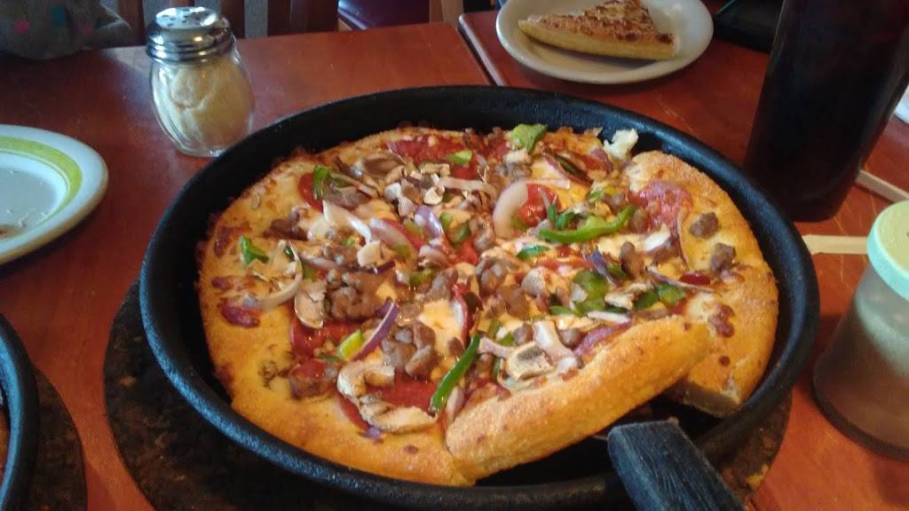 Pizza Hut 320 S West End Blvd, Quakertown, PA 18951, USA