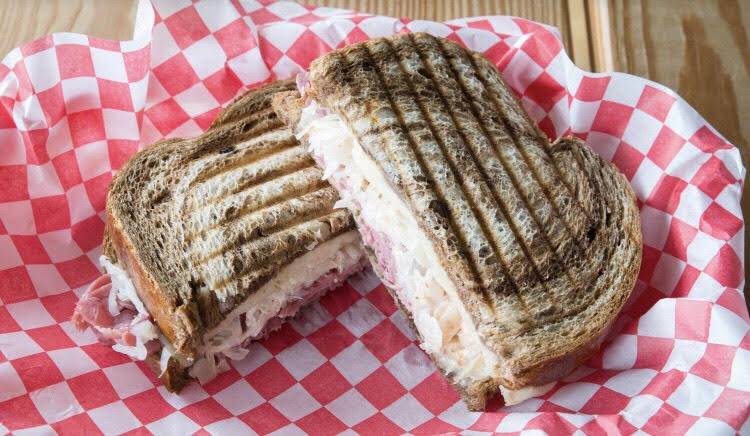 Mimis Deli | meal delivery | 5023 Hixson Pike, Hixson, TN 37343, USA | 4238778700 OR +1 423-877-8700