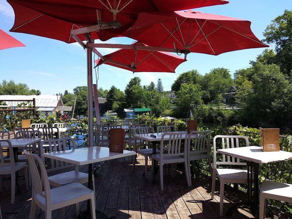 Pilsen Restaurant et Pub | restaurant | 55 Rue Main, North Hatley, QC J0B 2C0, Canada | 8198422971 OR +1 819-842-2971