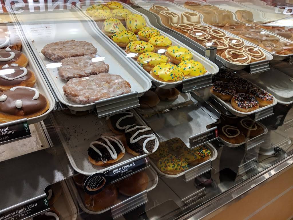 Krispy Kreme | bakery | 5692 N Blackstone Ave, Fresno, CA 93710, USA | 5596914401 OR +1 559-691-4401