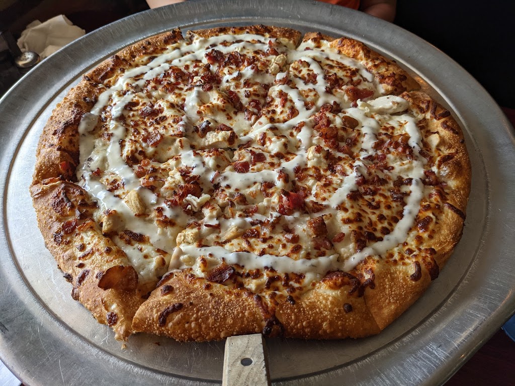 Chads’s Pizzeria | restaurant | 3215 Georgia St, Louisiana, MO 63353, USA | 5737546011 OR +1 573-754-6011