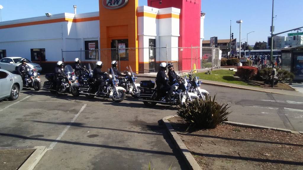 A&W | restaurant | 7272 International Blvd, Oakland, CA 94621, USA | 5106353100 OR +1 510-635-3100