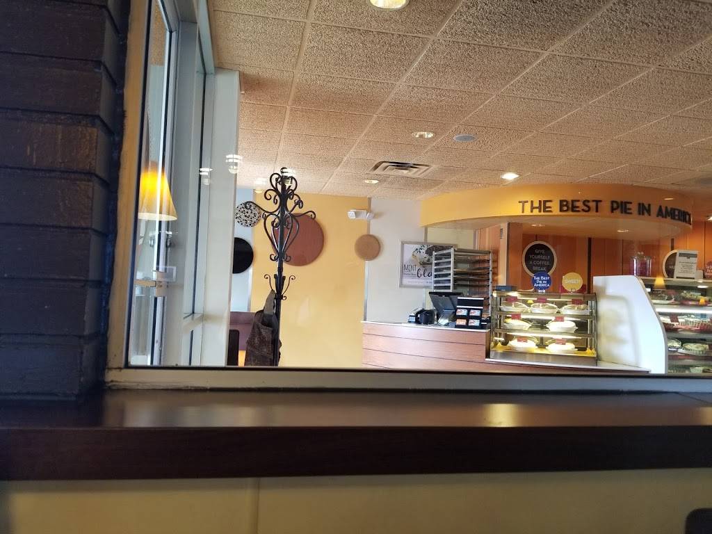 Village Inn | bakery | 2122 53rd St, Moline, IL 61265, USA | 3097975556 OR +1 309-797-5556