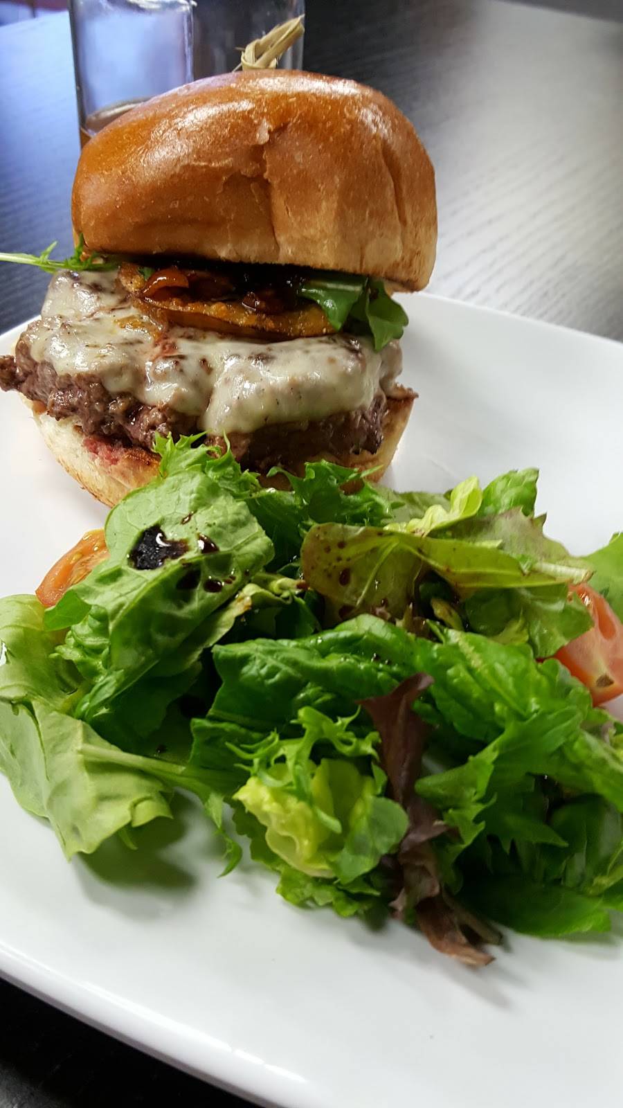 the Urban - craft eatery | restaurant | 31652 Railroad Canyon Rd, Canyon Lake, CA 92587, USA | 9512445657 OR +1 951-244-5657