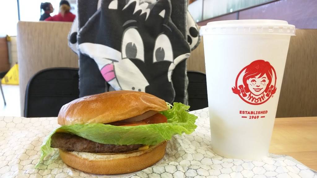 Wendys | restaurant | 140 N Dupont Hwy, New Castle, DE 19720, USA | 3023283037 OR +1 302-328-3037