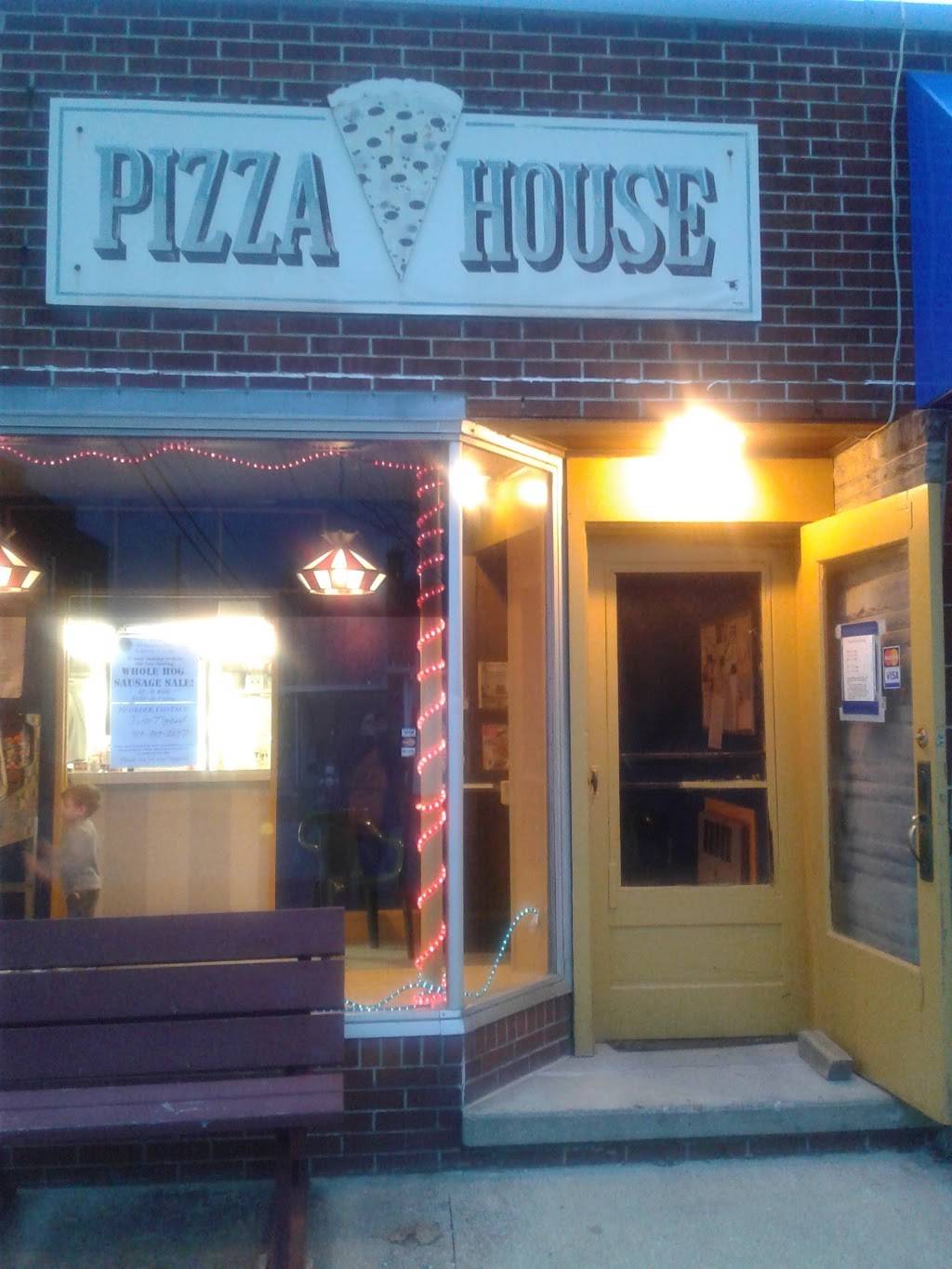 Pizza House - Restaurant | 19 S High St, Jeromesville, OH 44840, USA