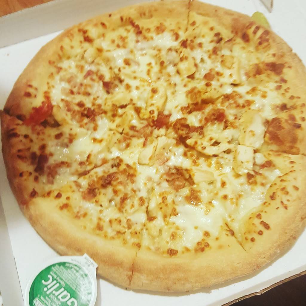 Papa Johns Pizza | restaurant | 8209 N Lindbergh Blvd, Florissant, MO 63031, USA | 3149217272 OR +1 314-921-7272