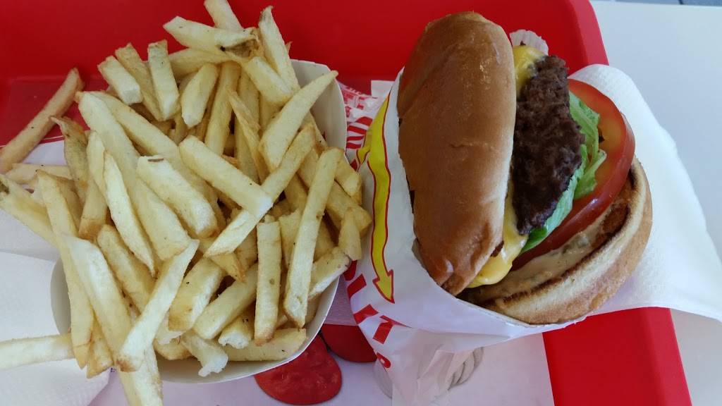 InNOut Burger Restaurant 3071 Countryside Dr, Turlock, CA 95380, USA