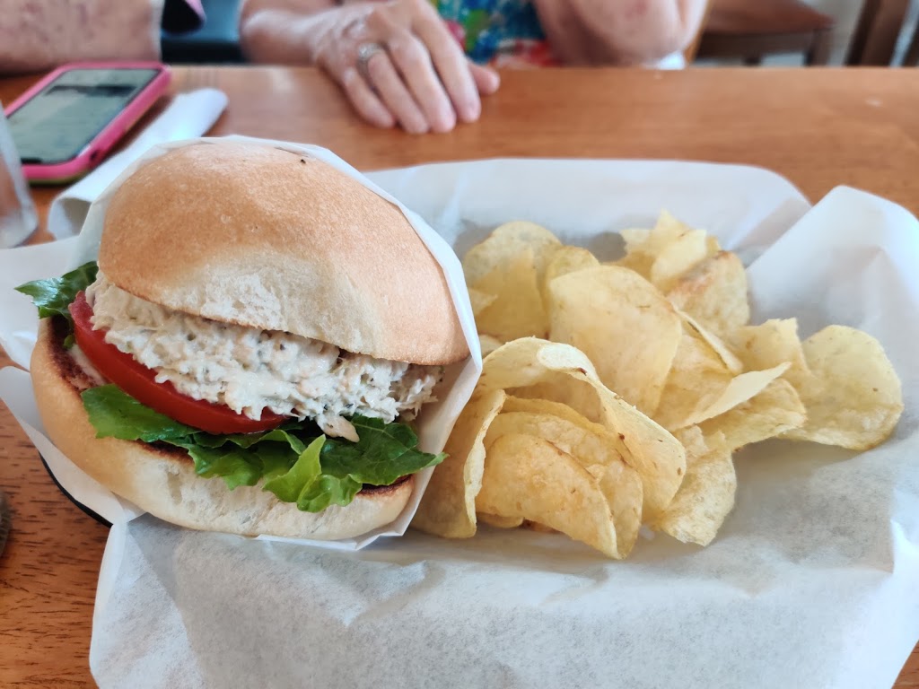 Star Beaus | restaurant | 134 W Central Ave, Comanche, TX 76442, USA | 3253562869 OR +1 325-356-2869