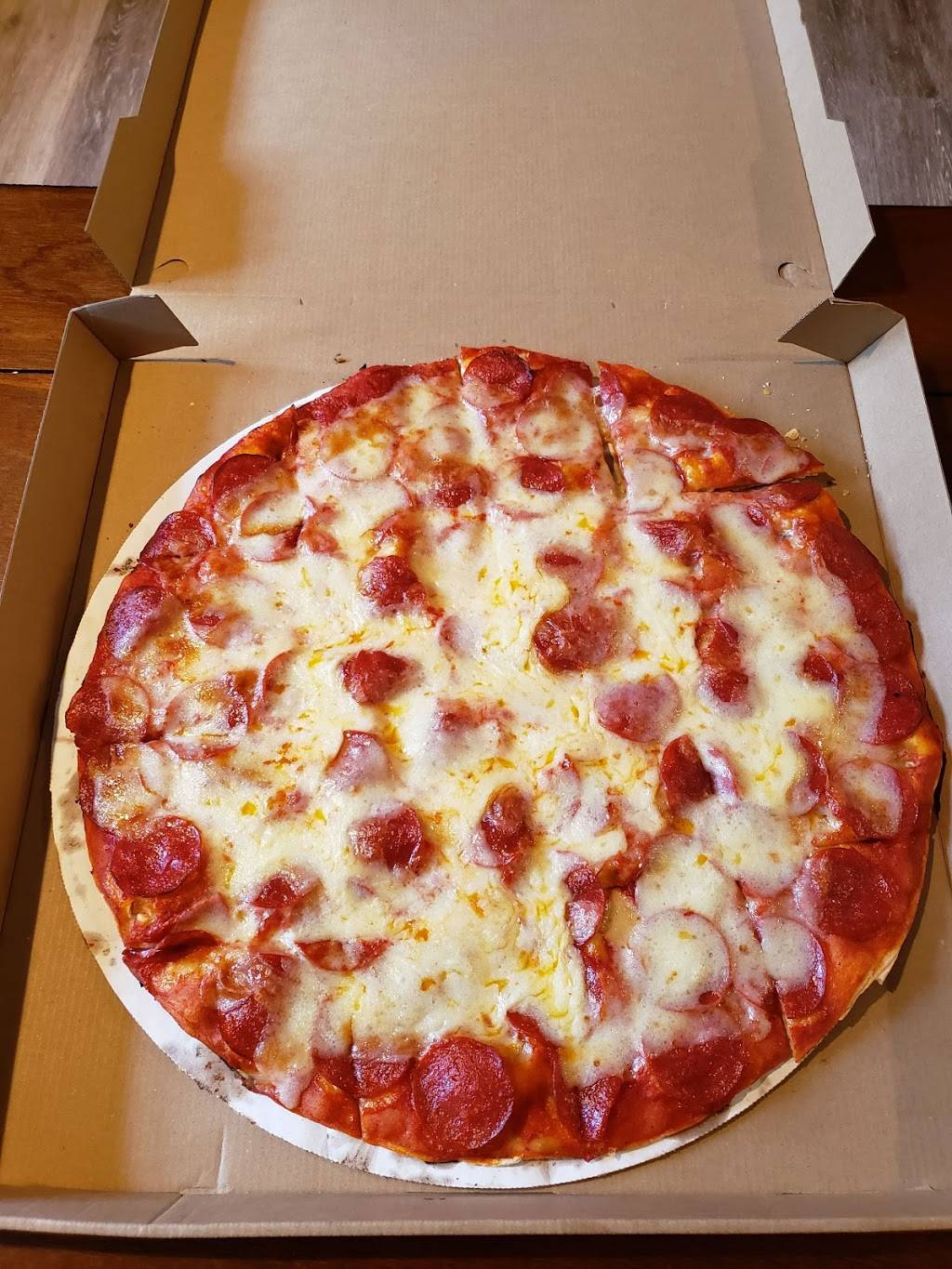 Leo's Pizza - Restaurant | 408 NW Englewood Rd, Kansas City, MO 64118, USA