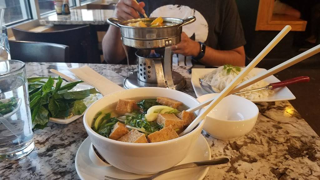 Phở Factory | restaurant | 940 N 26th St #206, Lincoln, NE 68503, USA | 4022613213 OR +1 402-261-3213