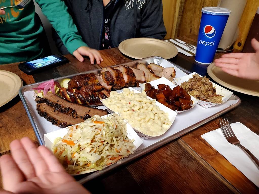 Big Rig’s BBQ | restaurant | 226 Center Rd, Monroeville, PA 15146, USA | 4126465250 OR +1 412-646-5250