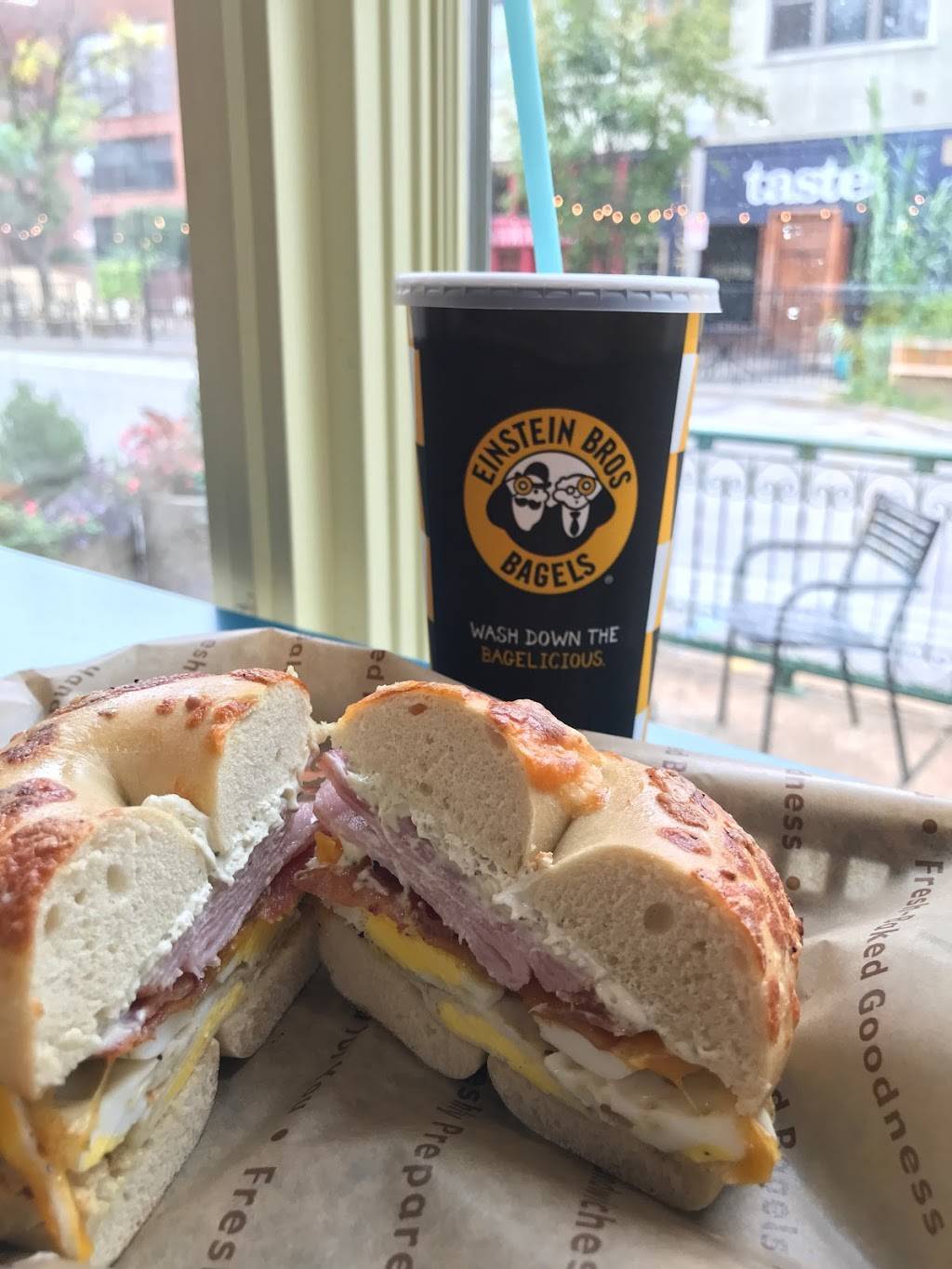 Einstein Bros. Bagels | bakery | 2 N Euclid Ave, St. Louis, MO 63108, USA | 3143677999 OR +1 314-367-7999