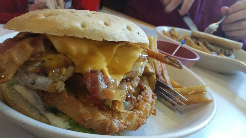 Jaxx Burgers | restaurant | 10 Clarksville St, Paris, TX 75460, USA | 9037392955 OR +1 903-739-2955