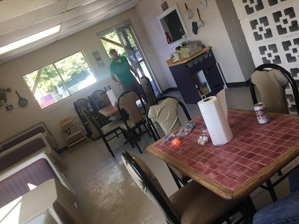 Flipside Grille | restaurant | 10 N Otis Ave, Dustin, OK 74839, USA | 9186563330 OR +1 918-656-3330
