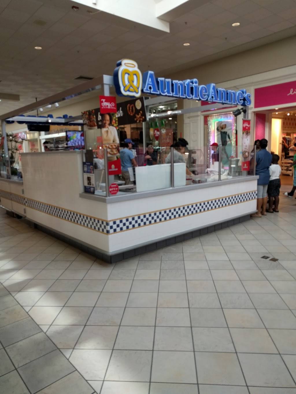 Auntie Anne's - Cafe | TYRONE SQUARE 3943, 6901 22nd Ave N, St ...