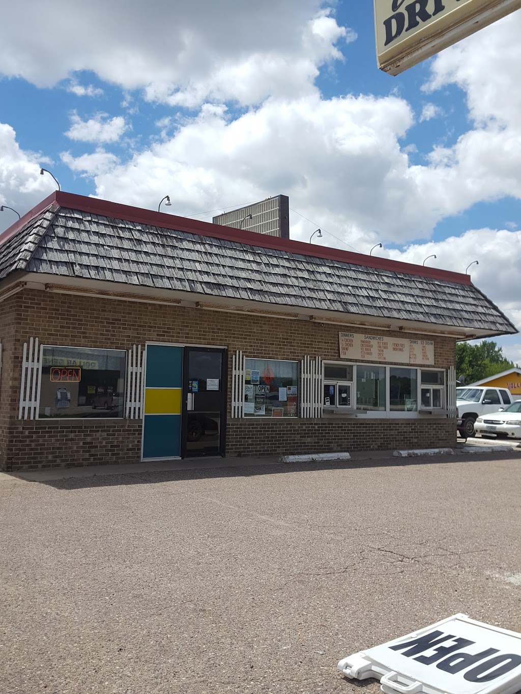 Valley Drive Inn | restaurant | 420 11th St, Correctionville, IA 51016, USA | 7123724587 OR +1 712-372-4587