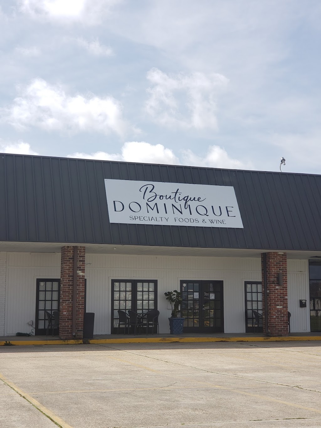 Boutique Dominique | meal takeaway | 216 Mystic Blvd, Houma, LA 70360, USA | 9852620301 OR +1 985-262-0301