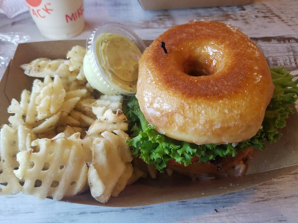 Luther Burger | bakery | 1931 Huguenot Rd, Bon Air, VA 23235, USA | 8044472664 OR +1 804-447-2664