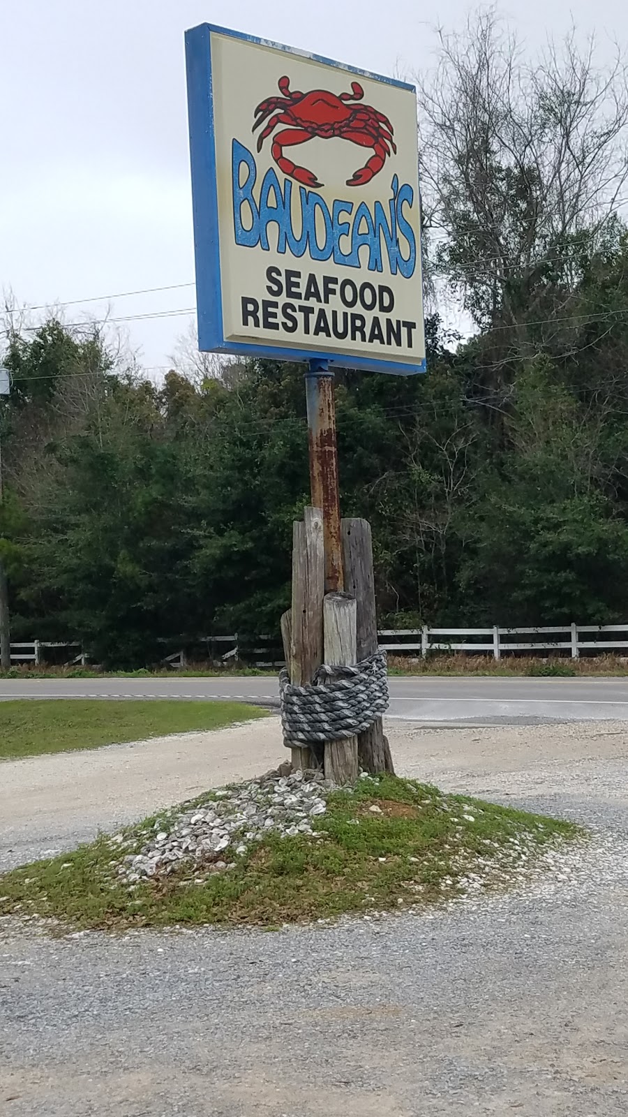 Baudeans Seafood Restaurant and Bar | restaurant | 3300 River Rd, Theodore, AL 36582, USA | 2519739070 OR +1 251-973-9070