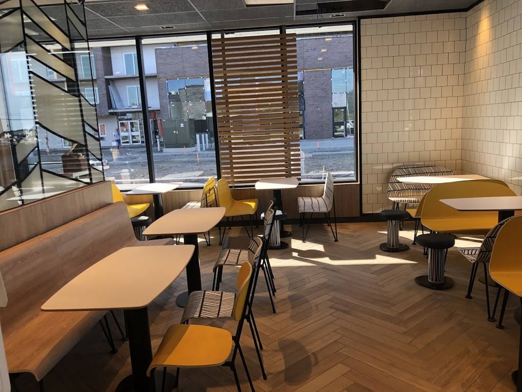 McDonalds | cafe | 2000 Rue Saint-Jean-Baptiste, Beloeil, QC J3G 0W4, Canada | 4504647313 OR +1 450-464-7313