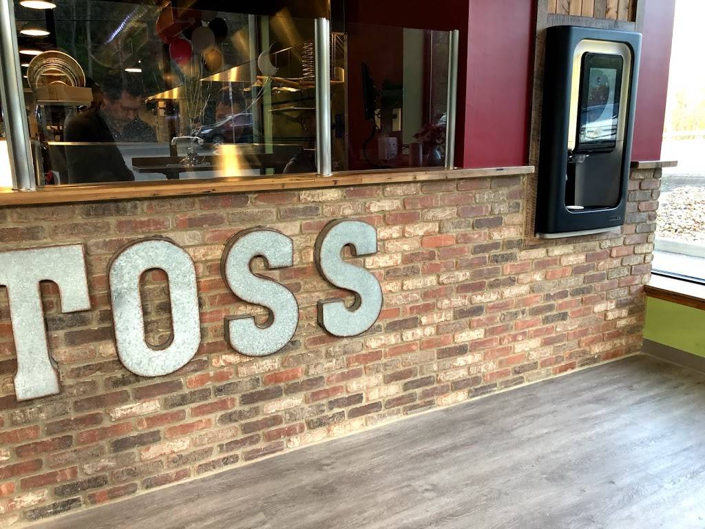 Toss Pizza and Wings | meal delivery | 145 McMurray Rd, Upper St Clair, PA 15241, USA | 4122834124 OR +1 412-283-4124