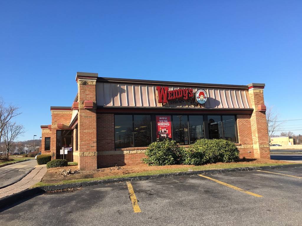 Wendy's | 300 Turnpike Rd, Westborough, MA 01581, USA