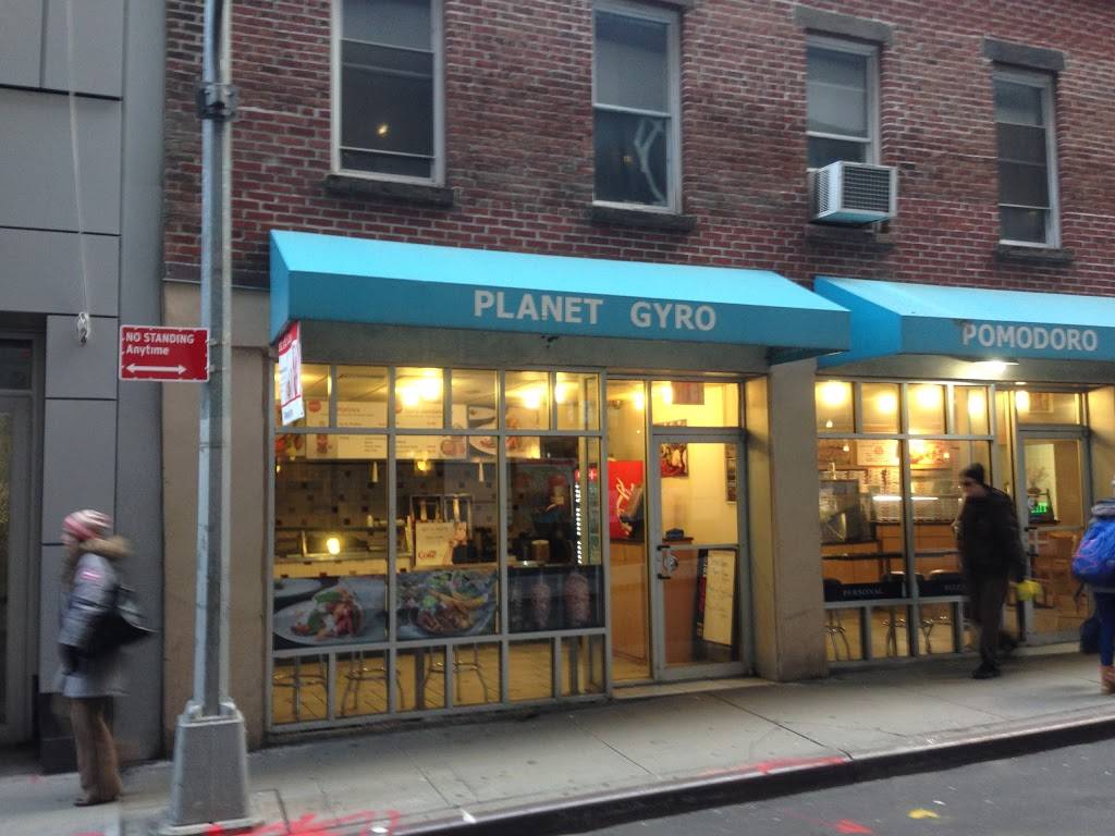 Planet Gyros | restaurant | 16 Rector St, New York, NY 10006, USA | 2122674976 OR +1 212-267-4976