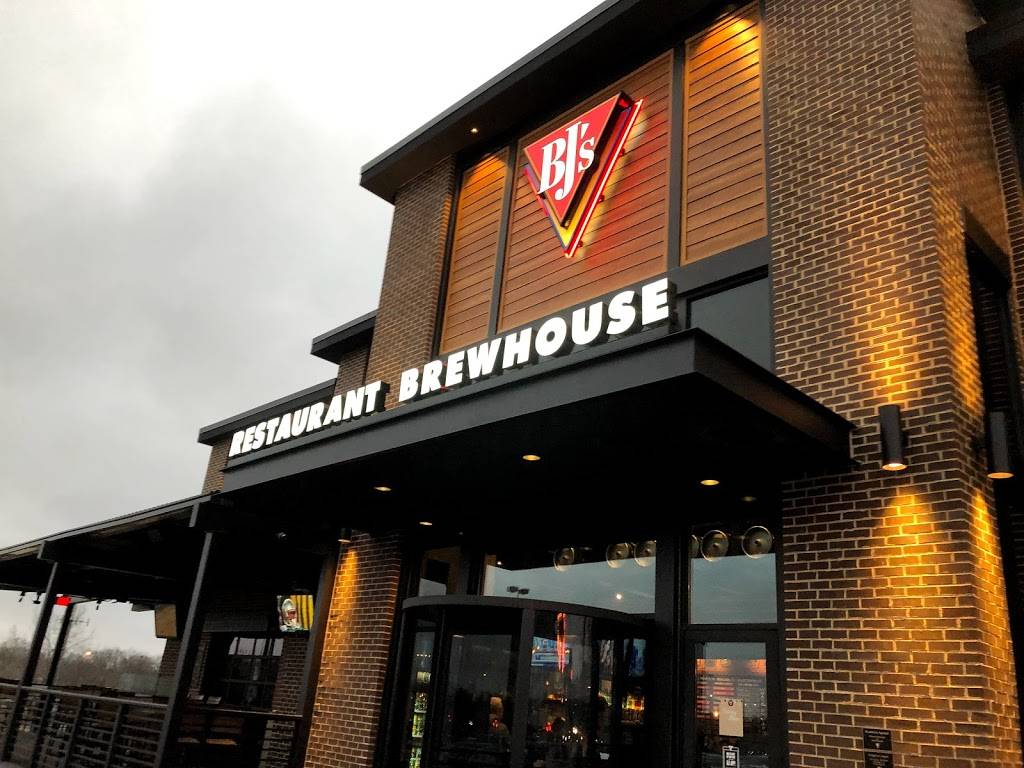BJ's Restaurant & Brewhouse | 2631 Edmondson Rd, Norwood, OH 45209, USA