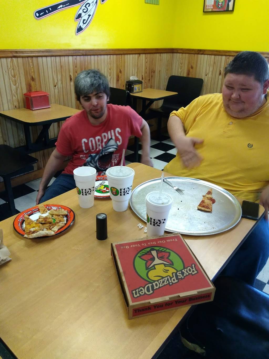 Foxs Pizza Den | restaurant | 603 S Front St, Ellisville, MS 39437, USA | 6014778881 OR +1 601-477-8881