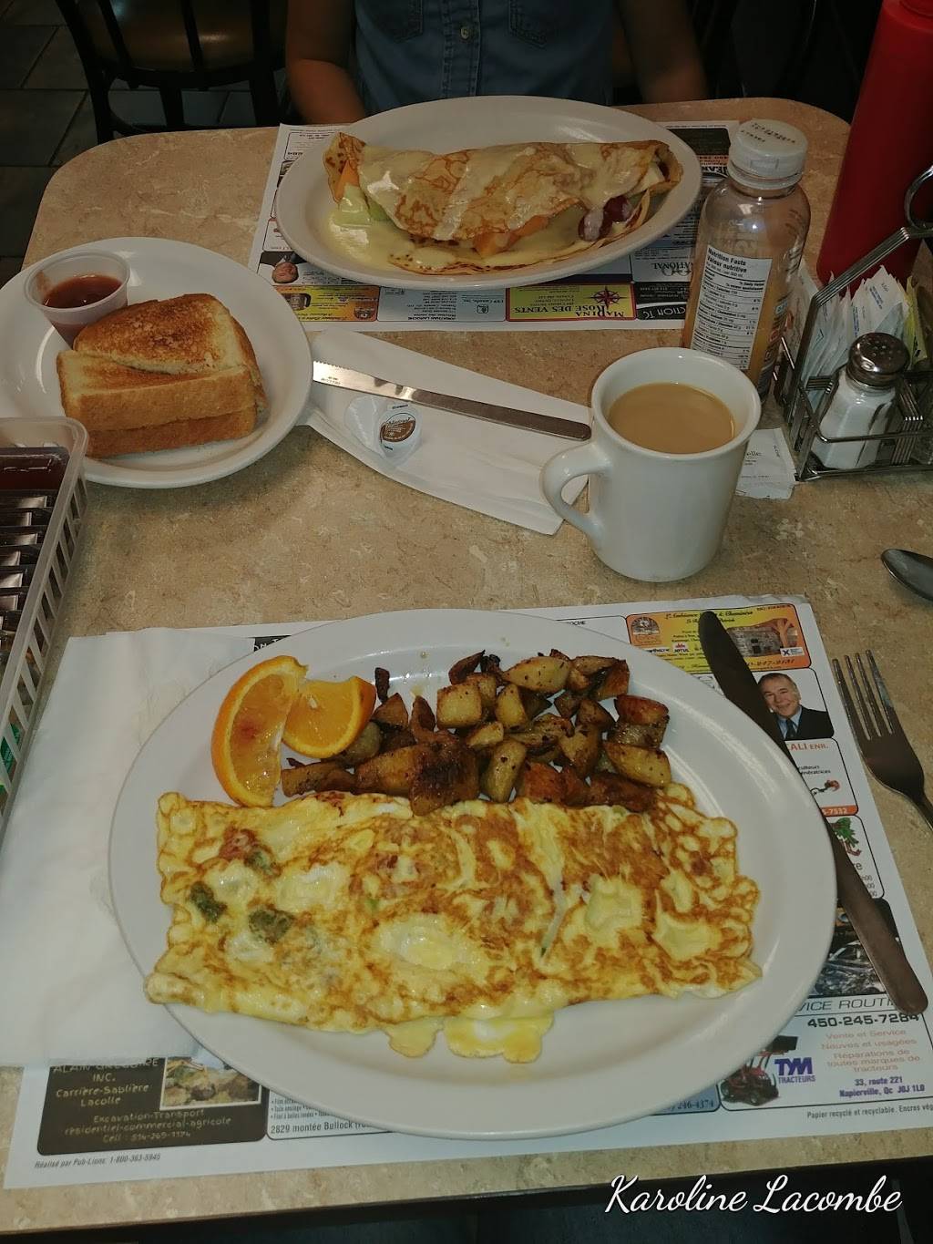 Restaurant LIceberg | restaurant | 51 Rue de lÉglise N, Lacolle, QC J0J 1J0, Canada | 4502468790 OR +1 450-246-8790