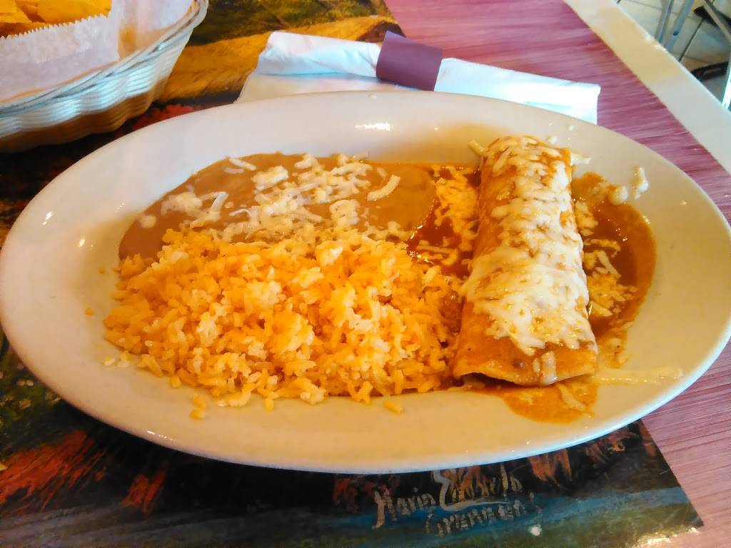 Tequilas Mexican Restaurant | restaurant | 209 W Commercial Dr, Carterville, IL 62918, USA | 6189858612 OR +1 618-985-8612
