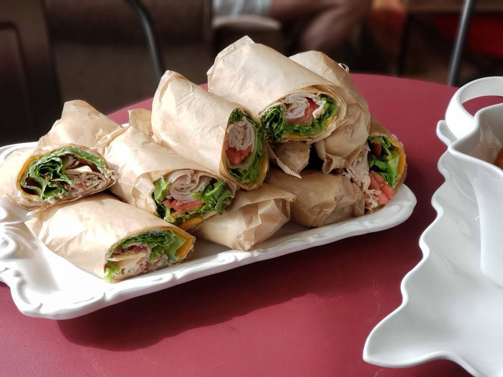 Bellas Cafe & Catering | cafe | 323 Middle St, New Bern, NC 28560, USA | 2526337900 OR +1 252-633-7900