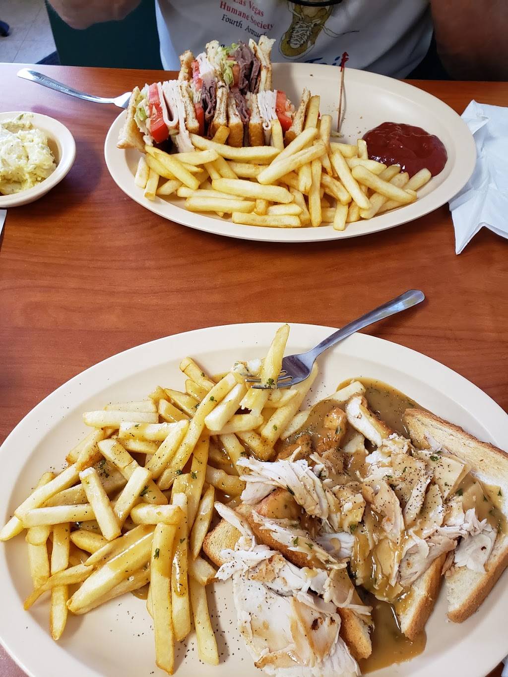 Charlie's Family Restaurants 2614 Lakeland Hills Blvd 8, Lakeland
