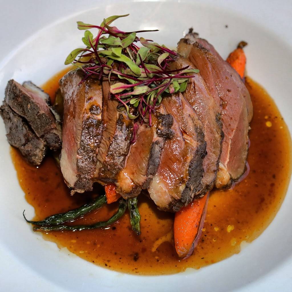 Pilsen Restaurant et Pub | restaurant | 55 Rue Main, North Hatley, QC J0B 2C0, Canada | 8198422971 OR +1 819-842-2971