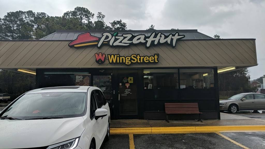 Pizza Hut | meal takeaway | 2003 Lejeune Blvd, Jacksonville, NC 28546, USA | 9105774400 OR +1 910-577-4400